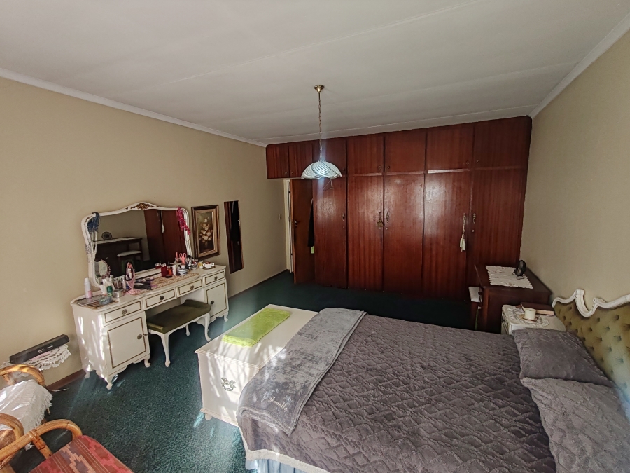 5 Bedroom Property for Sale in Campher Park Eastern Cape